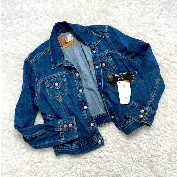 Levi's Jackets & Blazers - Levi’s Trucker Weekend Button Down Jacket